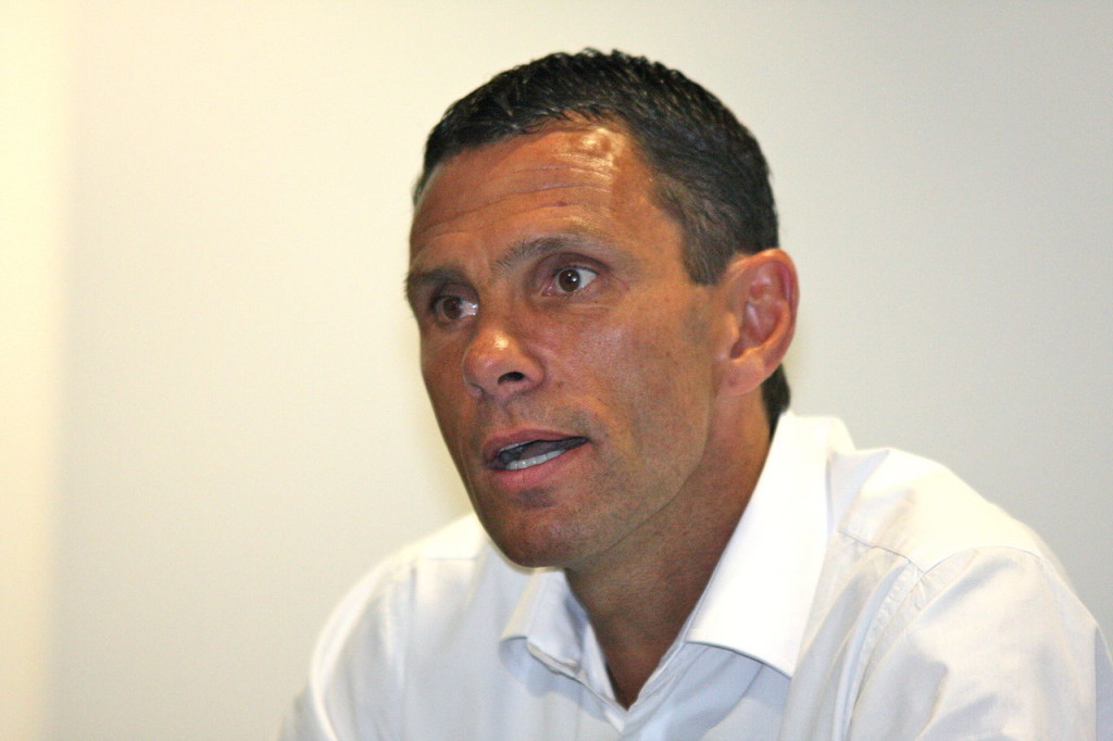 1280px-Gustavo_Poyet_Brighton_v_Spurs_Amex_Opening_30711